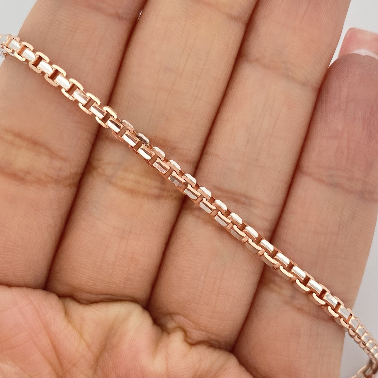 Cadena Veneciana 28.7gr / 60.5cm / 2.7mm Dos Oros Blanco Rosa +3 18K $