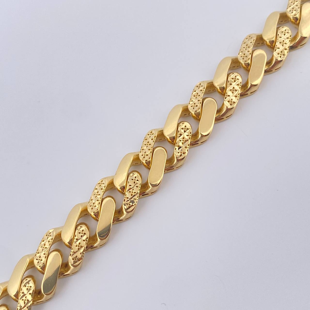 Pulso Cubana Monaco 14.85gr / 21cm / 9.4mm Oro Amarillo +4 18K $