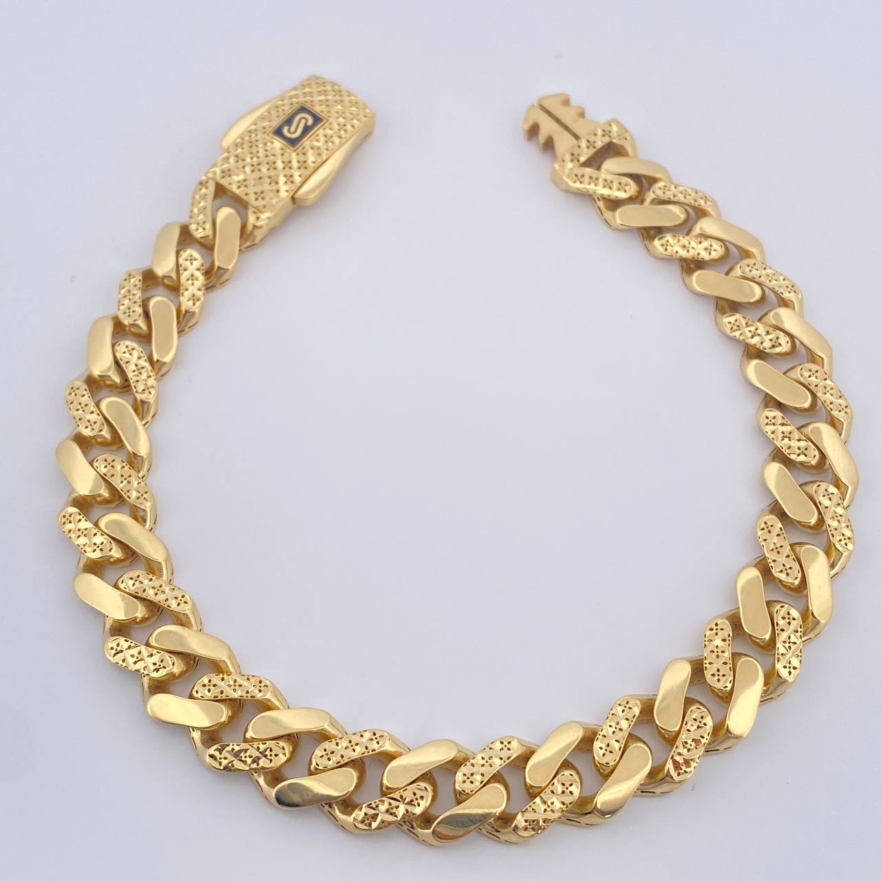 Pulso Cubana Monaco 14.85gr / 21cm / 9.4mm Oro Amarillo +4 18K $