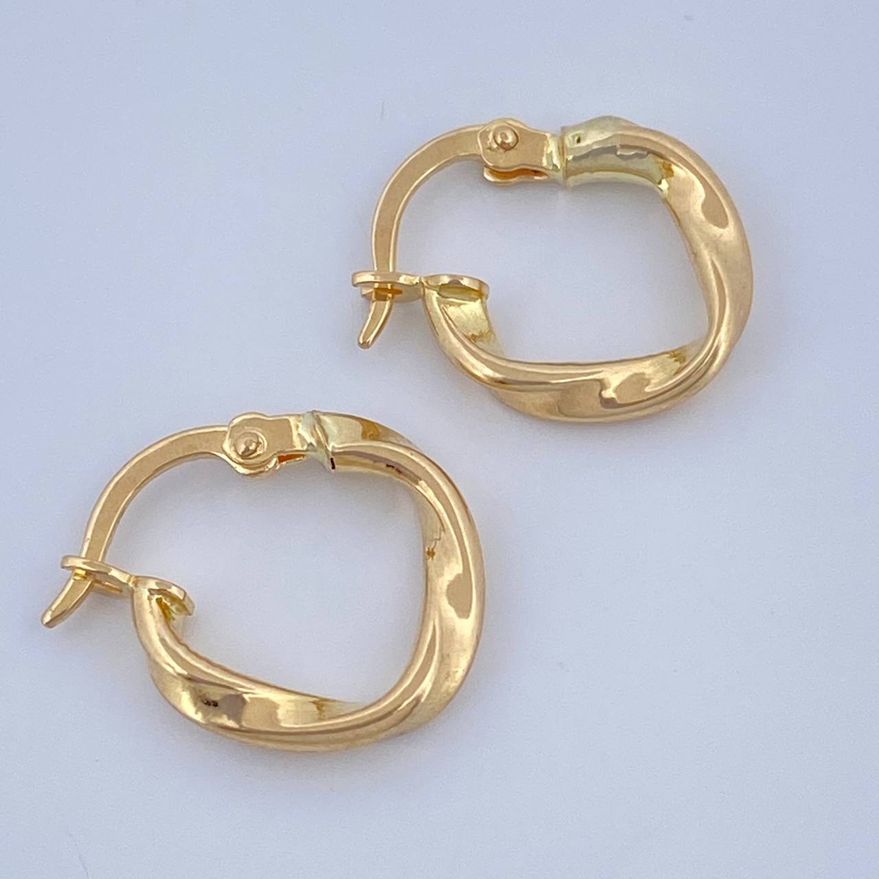 Candongas Asby 1.05gr / 1.5cm / Oro Amarillo 18K %