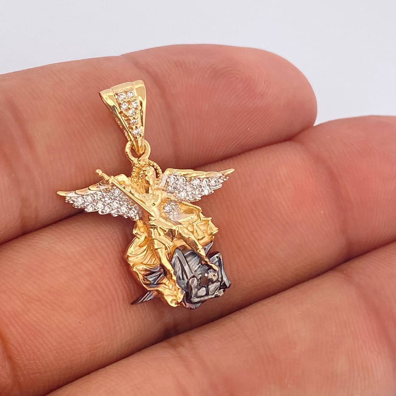 Dije San Miguel 4.5gr / 3cm / Tres Oros 18K %