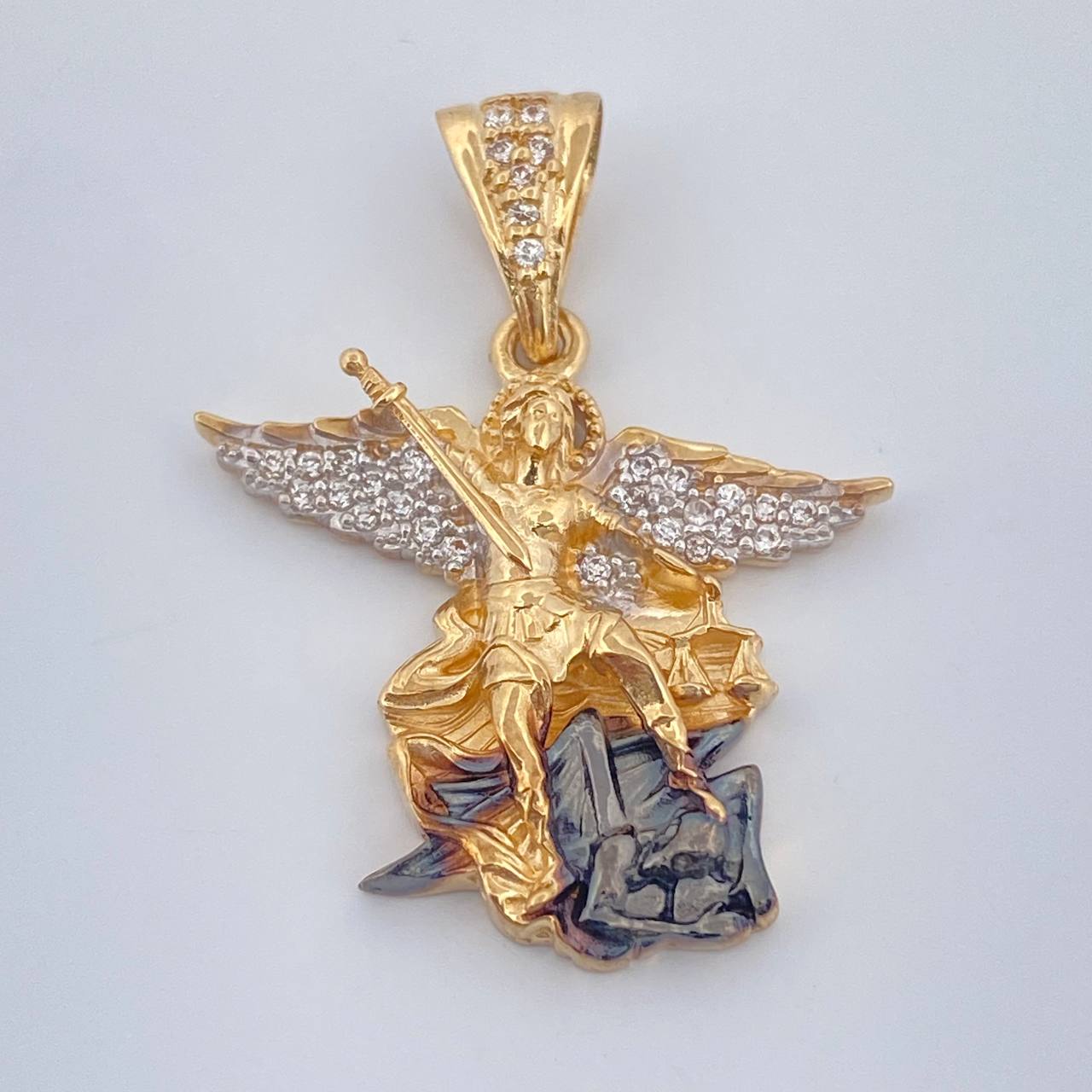 Dije San Miguel 4.5gr / 3cm / Tres Oros 18K %