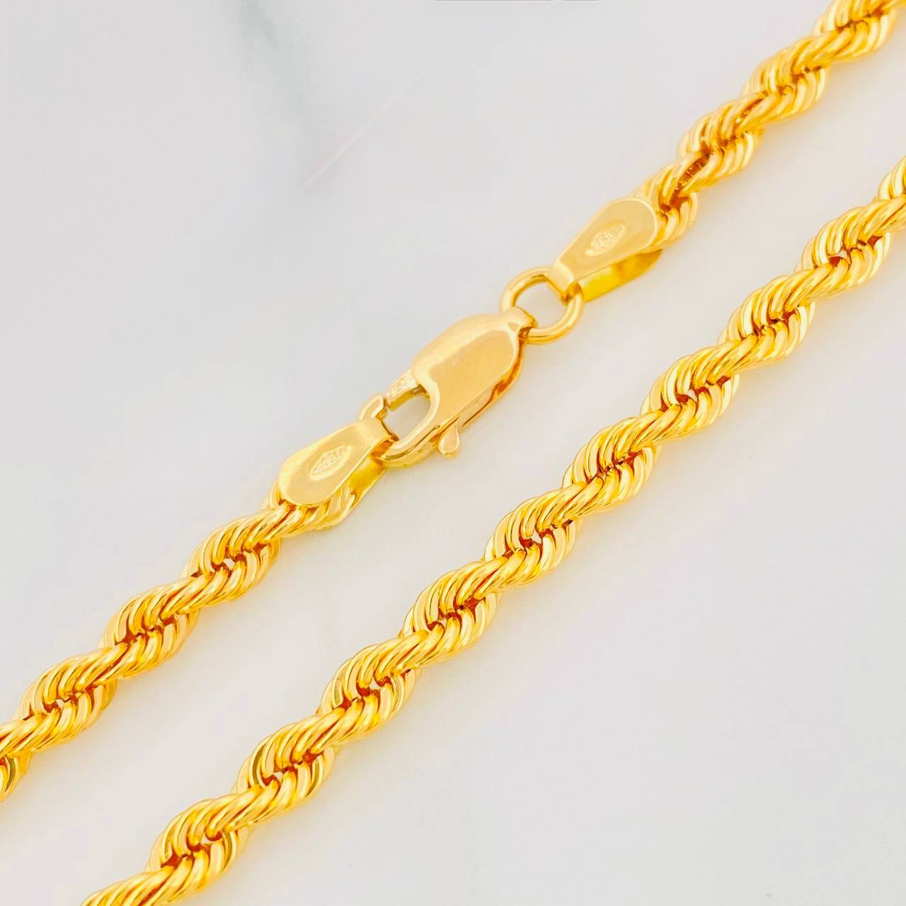 Cadena Lazo 8.2g / 60cm / 3.3mm Oro Amarillo 18K
