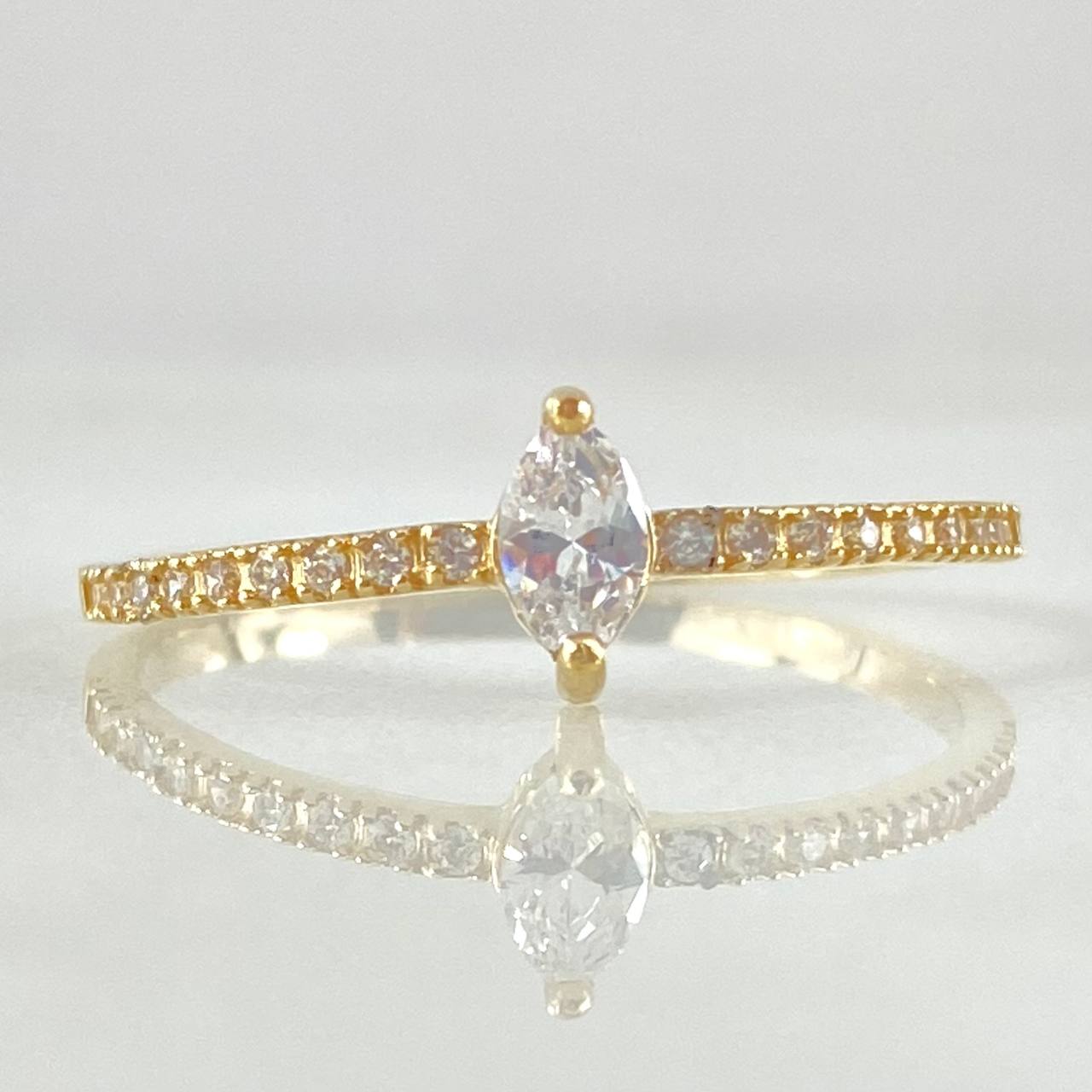 Anillo Solitario Centella 1.25gr / T7 3/4 / Oro 18K