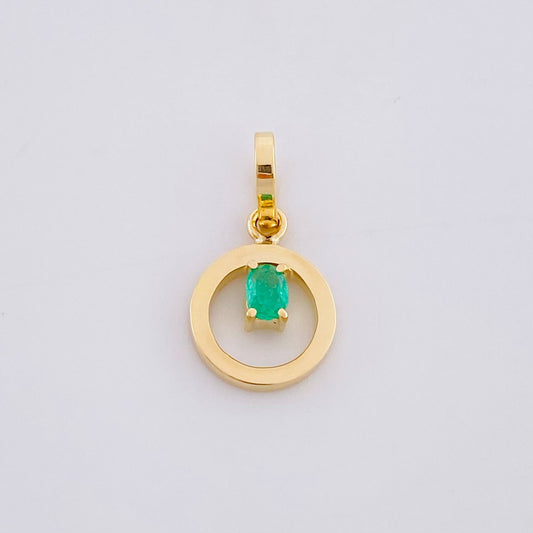 Dije Circulo Chispa Esmeralda 6pts 0.45g / 1.5cm Oro Amarillo 18K