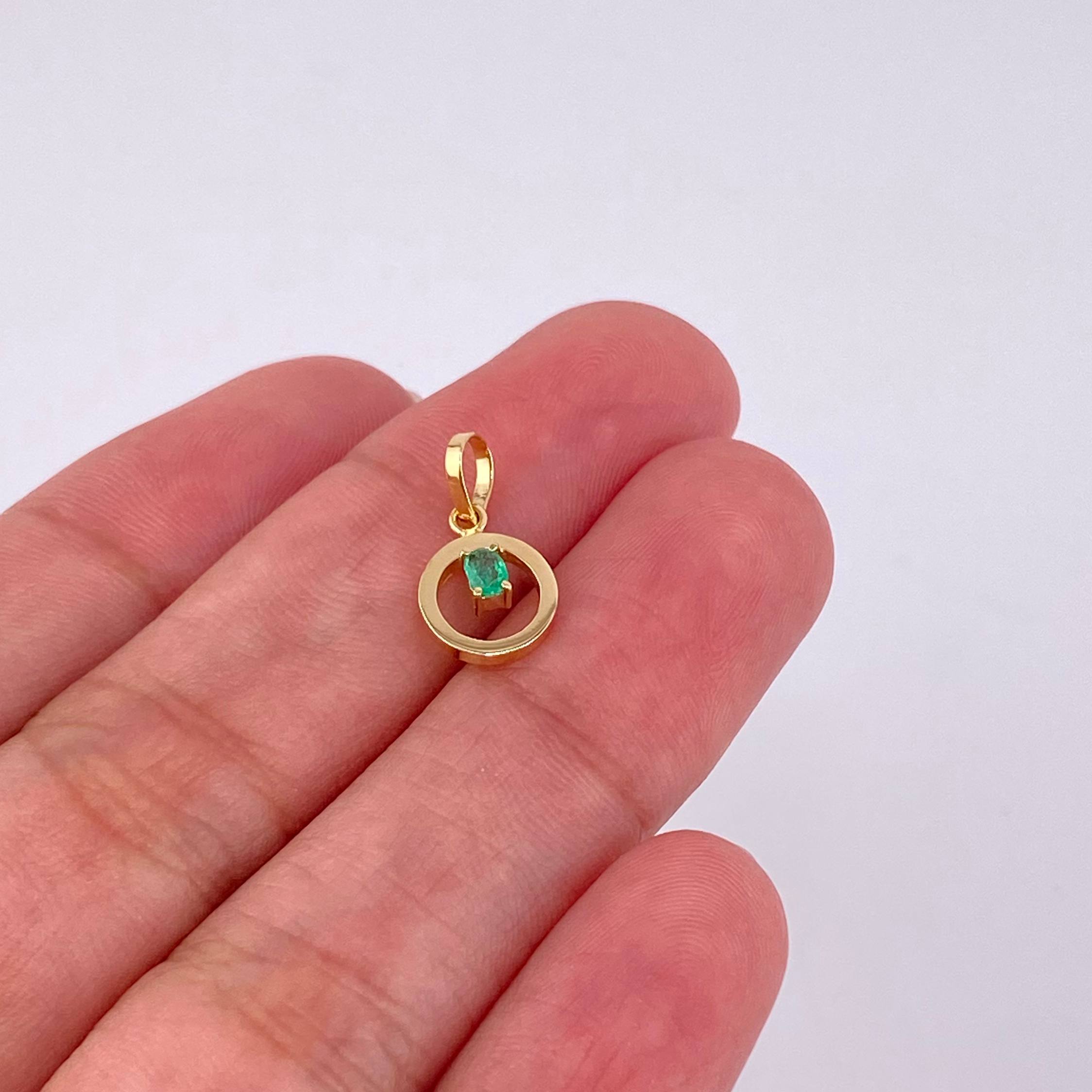 Dije Circulo Chispa Esmeralda 6pts 0.45g / 1.5cm Oro Amarillo 18K