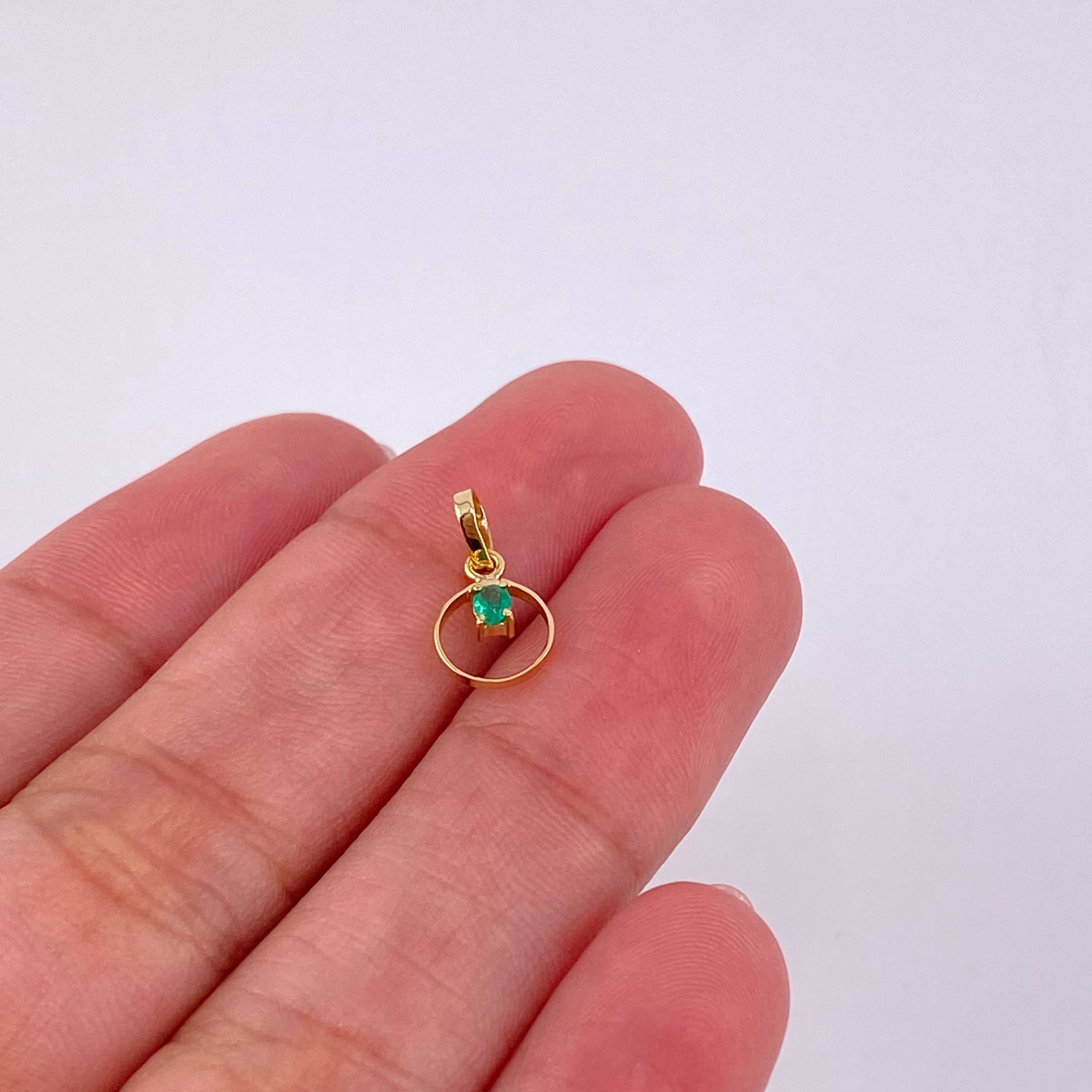 Dije Circulo Chispa Esmeralda 5pts 0.25g / 1.3cm Oro Amarillo 18K