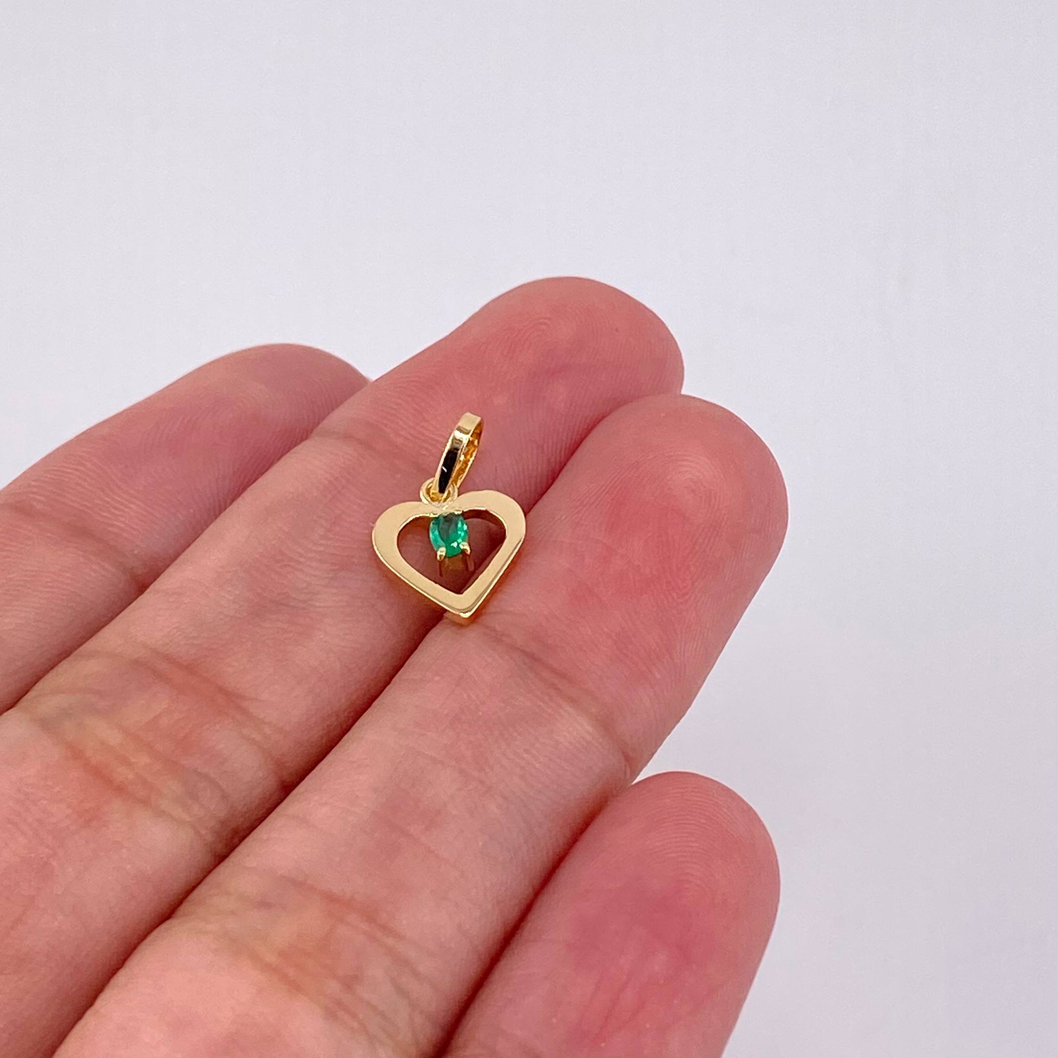 Dije Corazón Chispa Esmeralda 4pts 0.45g / 1.5cm Oro Amarillo 18K