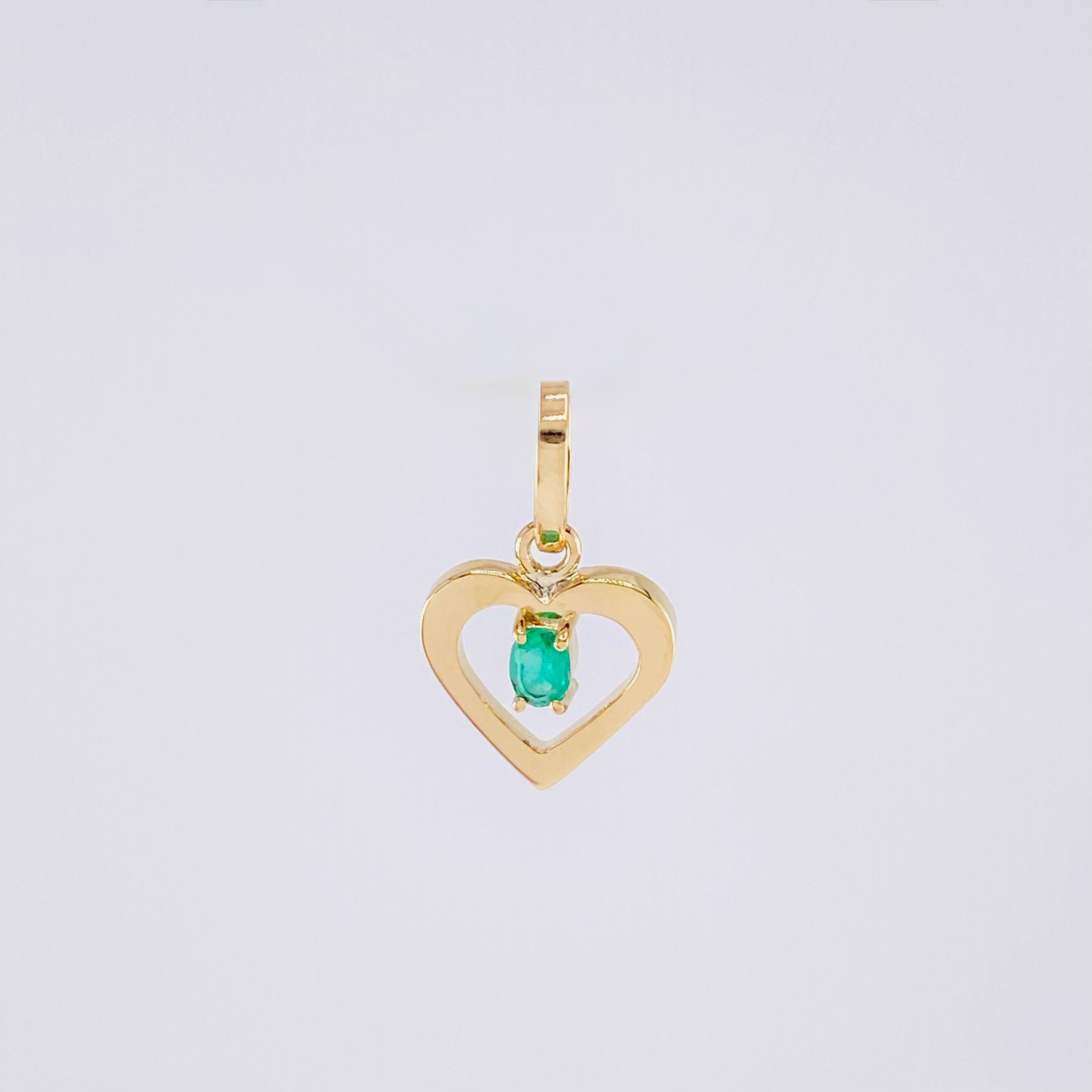 Dije Corazón Chispa Esmeralda 4pts 0.45g / 1.5cm Oro Amarillo 18K