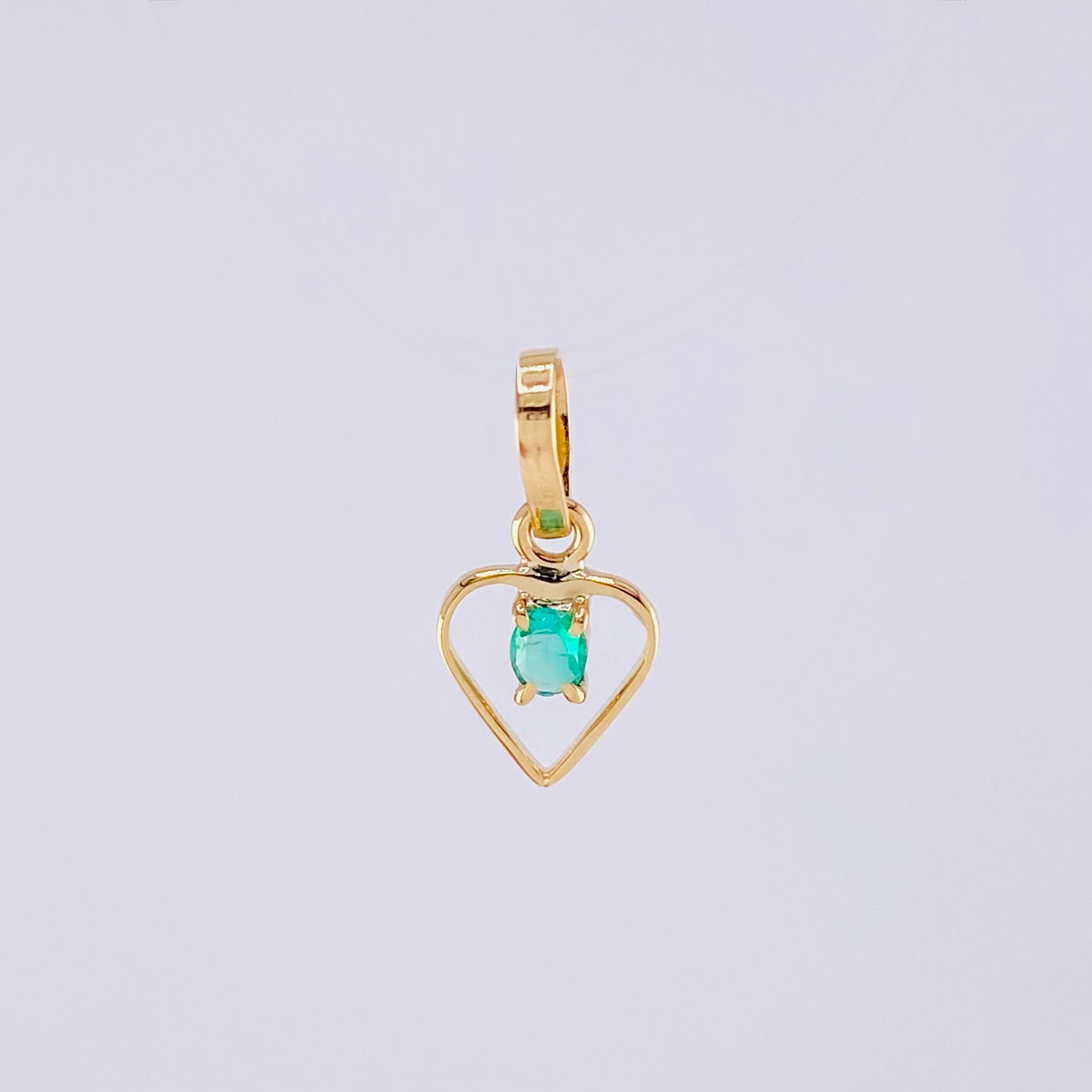Dije Silueta Corazón Esmeralda 5pts 0.3g / 1.4cm Oro Amarillo 18K
