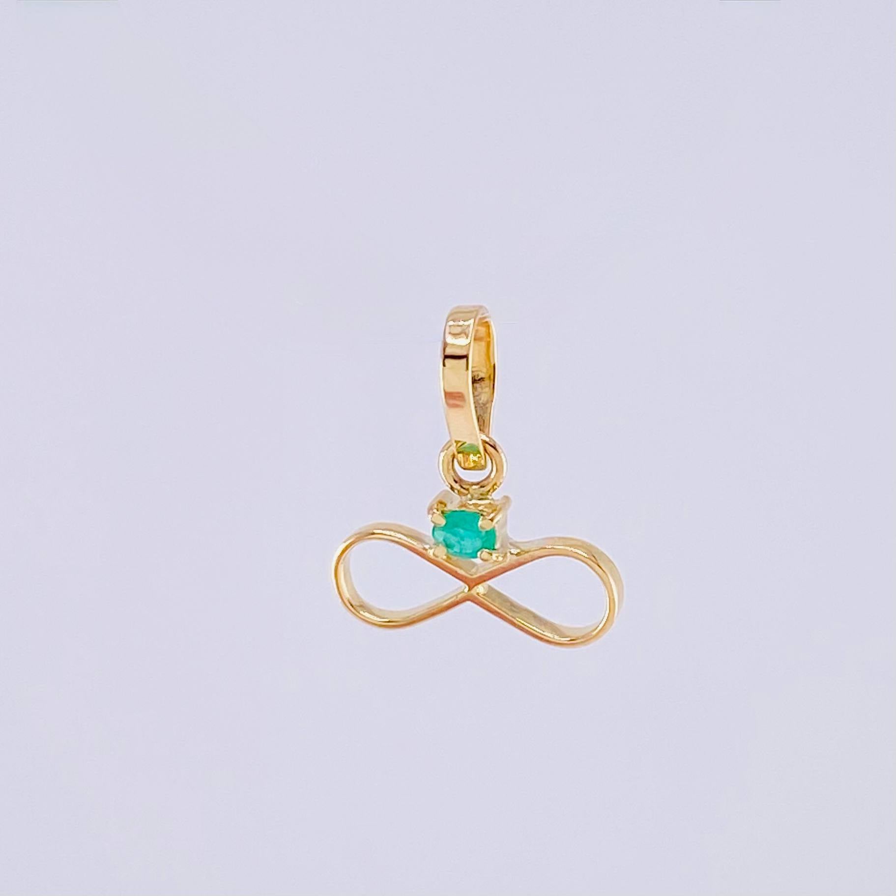 Dije Infinito Esmeralda 2pts 0.3g / 1.2cm Oro Amarillo 18K