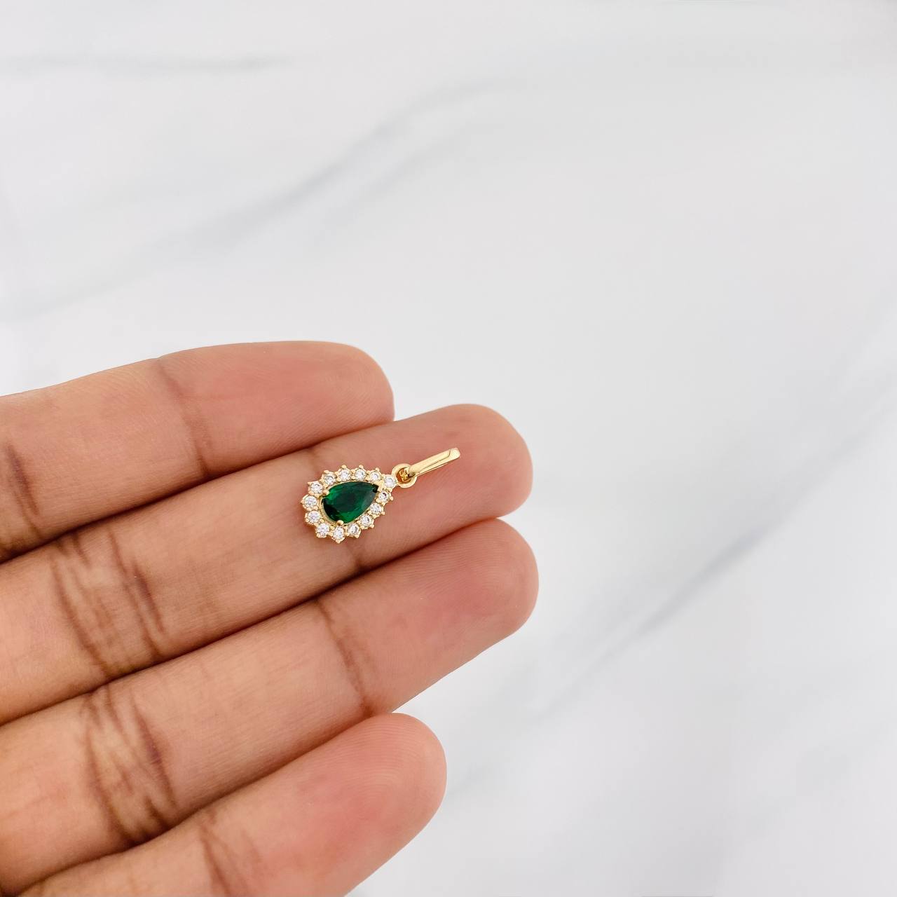 Dije Lagrima 1.1g / 2cm Oro Amarillo 18K
