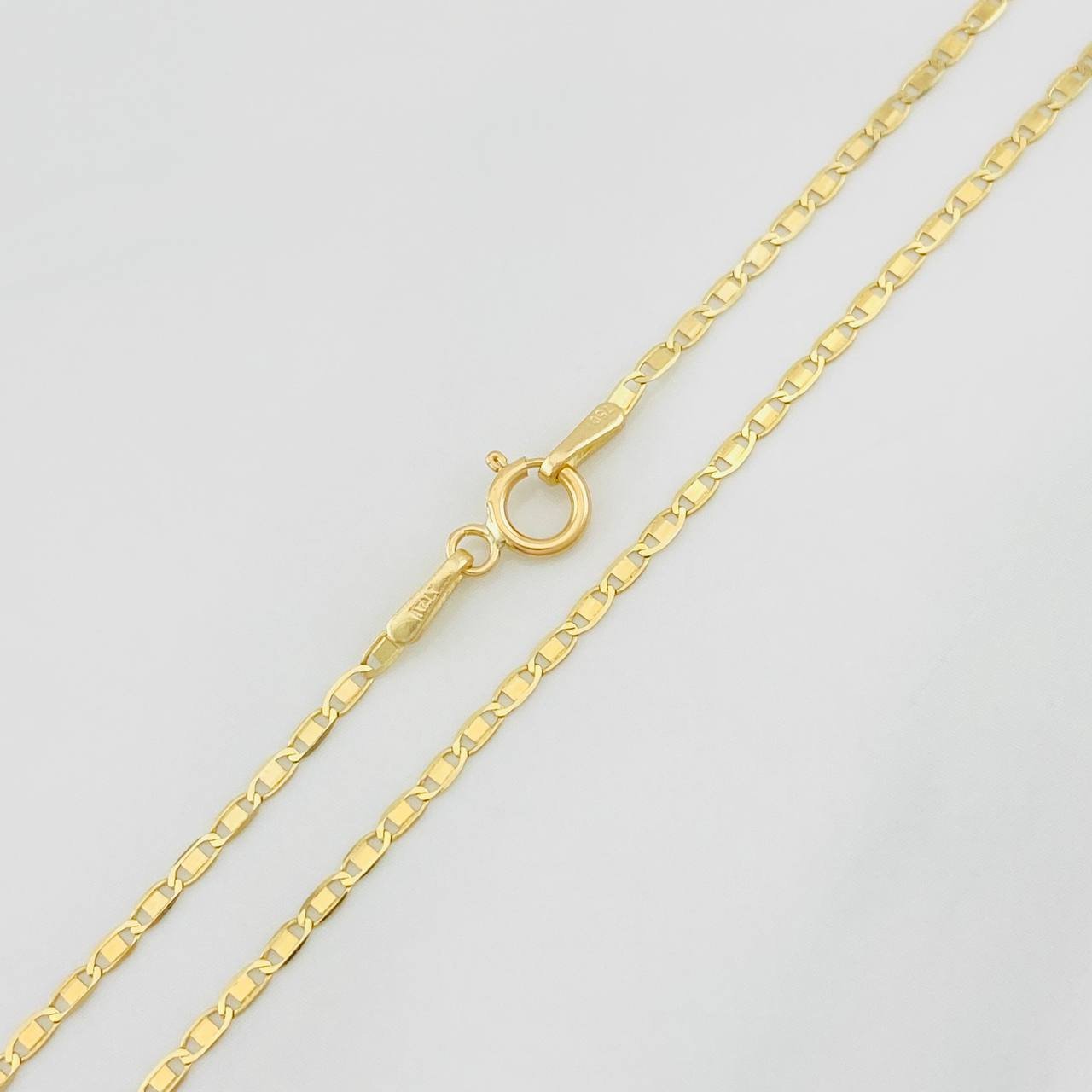 Cadena Escalera Plana 1.55g / 45cm / 1.4mm Oro Amarillo 18K
