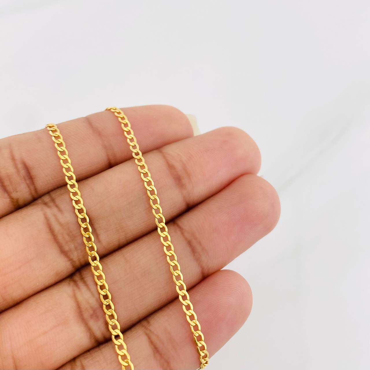 Cadena Cubana 2.2g / 60cm / 2.1mm Oro Amarillo 18K