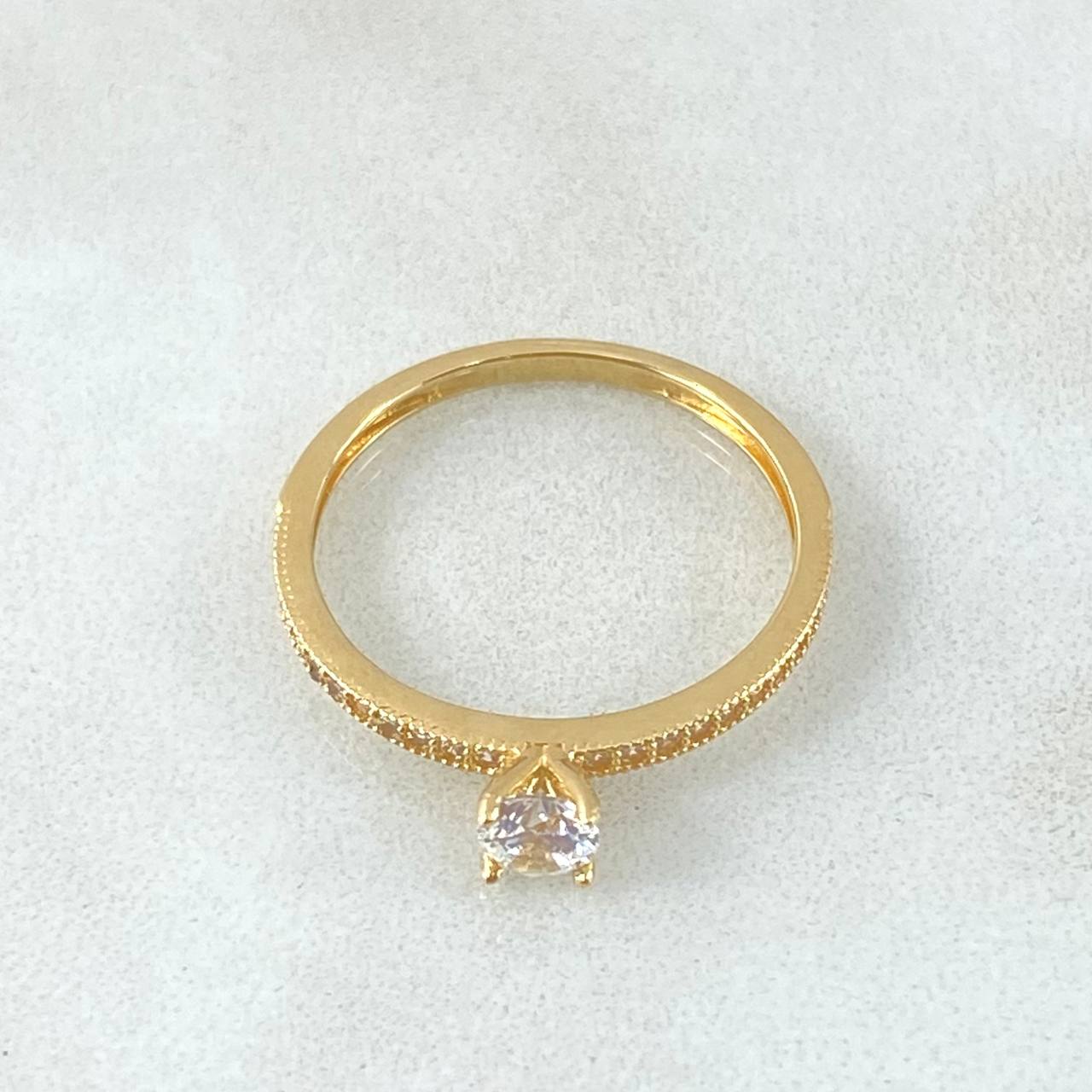 Anillo Solitario Tupido 1.3gr / T5 3/4 / Oro Amarillo 18K ©
