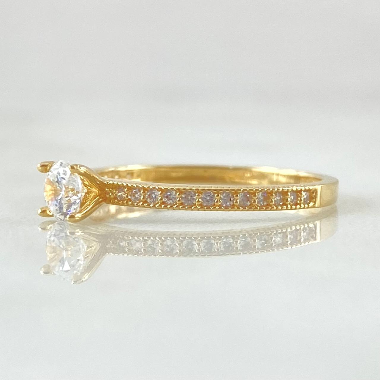 Anillo Solitario 1.45gr / T6 3/4 / Oro Amarillo 18K ©