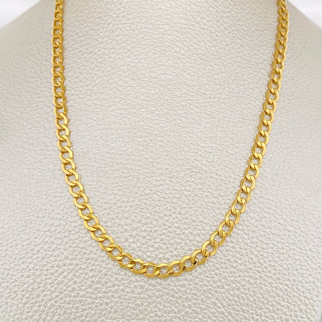 Cadena Cubana 9.35gr / 64.8cm / 4.33mm Oro Amarillo +1 18K $