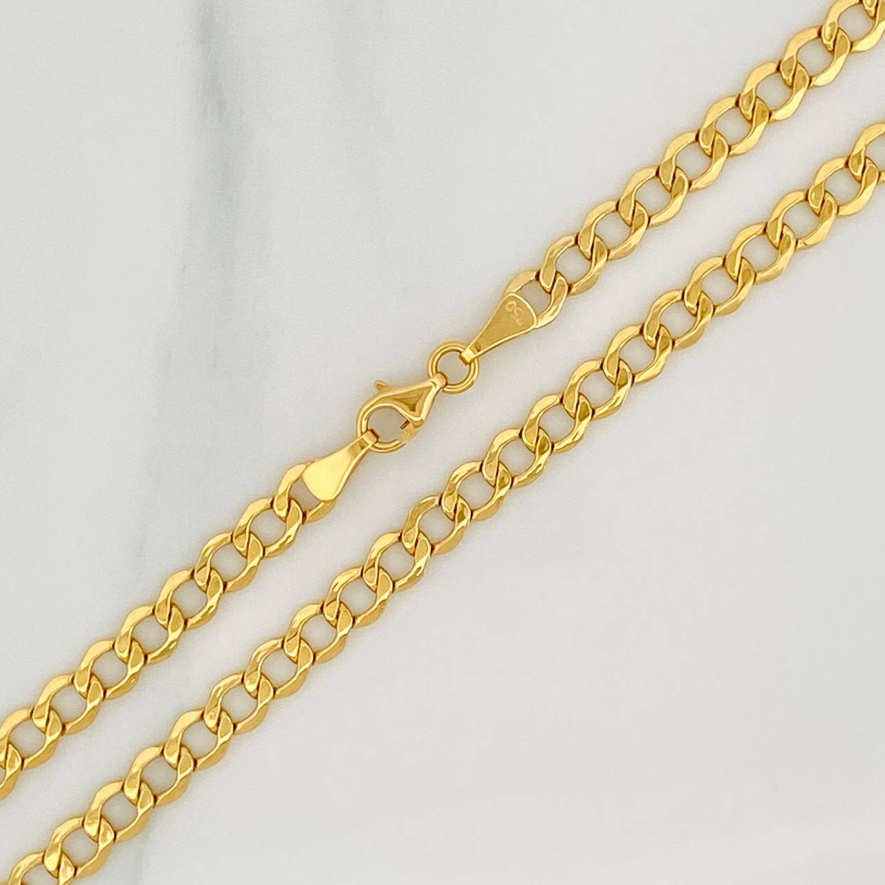 Cadena Cubana 9.35gr / 64.8cm / 4.33mm Oro Amarillo +1 18K $