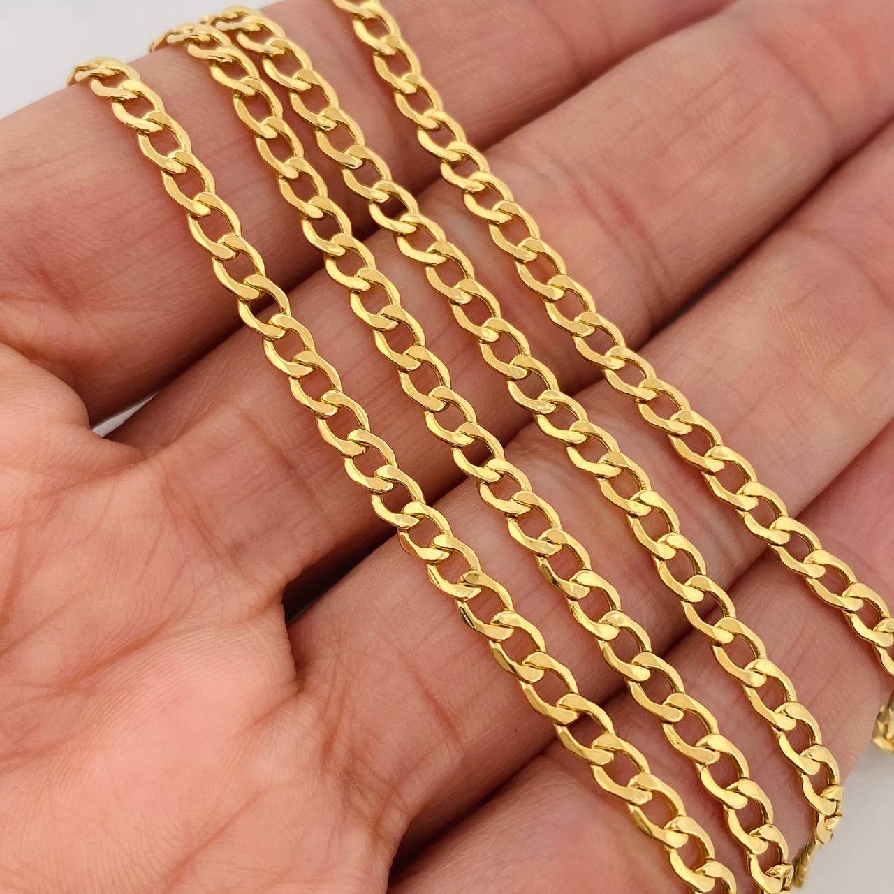 Cadena Cubana 4.7gr / 45.2cm / 3.28mm Oro Amarillo +1 18K $