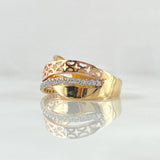 Anillo Rustico Curvo Flores Basteadas 4.55gr / T7 1/2 / Circones Blancos Tres Oros 18K ©