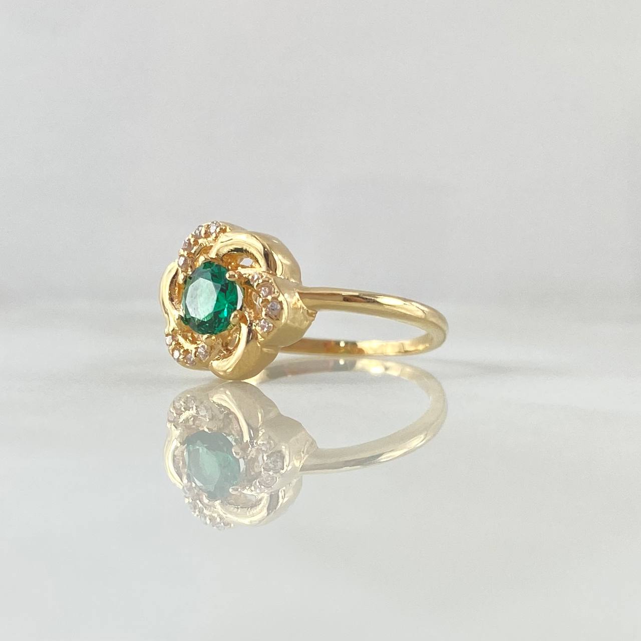 Anillo Flor de Gardenia 3.4gr / T7 1/4 / Circones Blancos Verdes Oro Amarillo 18K ©