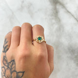 Anillo Flor de Gardenia 3.4gr / T7 1/4 / Circones Blancos Verdes Oro Amarillo 18K ©