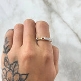 Anillo Carril Corazón Incrustado 1.6gr / T6 / Circones Blancos Dos Oros Amarillo Blanco 18K ©