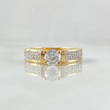 Anillo Solitario Central Cubico 4.2gr / T6 1/2 / Circones Blancos Oro Amarillo 18K *