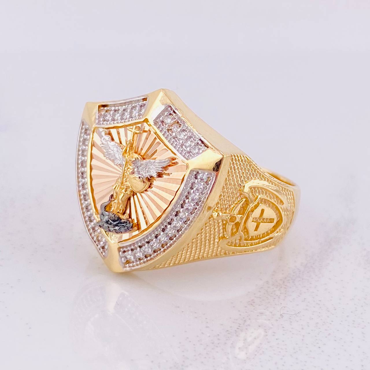 Anillo Medalla San Miguel Arcangel 10.8g / T11 Tres Oros 18K