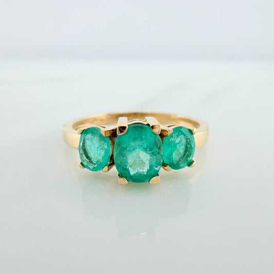 Anillo Trilogia Esmeraldas 1.03 qts 2.4gr / T6 1/4 / Oro Amarillo 18K %