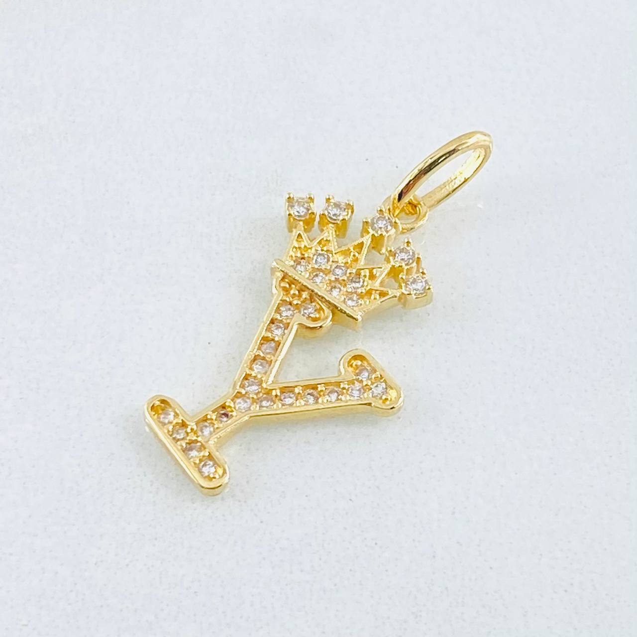 Dije Corona Letra Y 1.45gr / 2.6cm / Oro Amarillo 18K