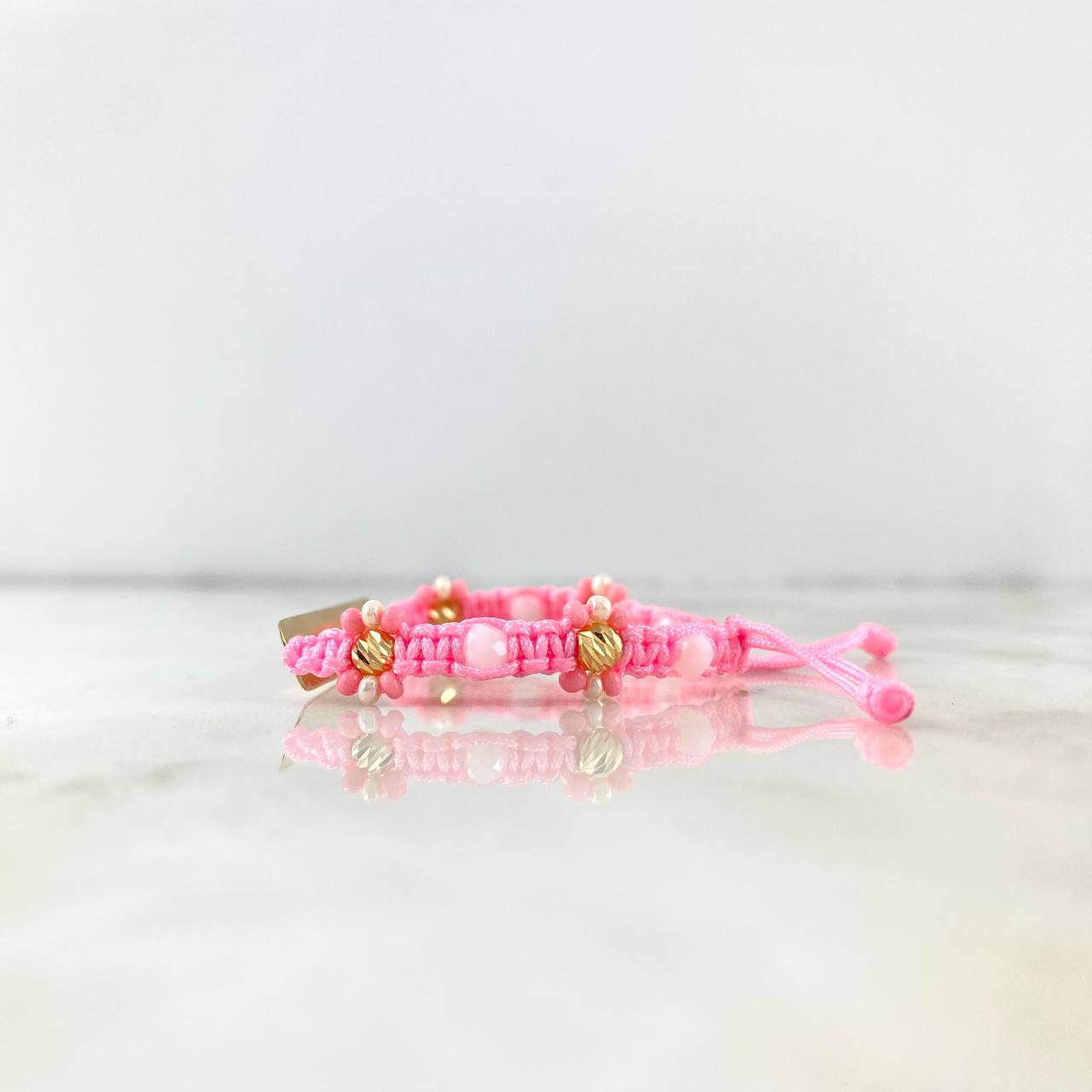 Pulsera Rosada Placa Rayada Floreada 1.6gr / 3cm-0.6cm / 4mm Bolas Diamantadas 4 und Oro Amarillo *