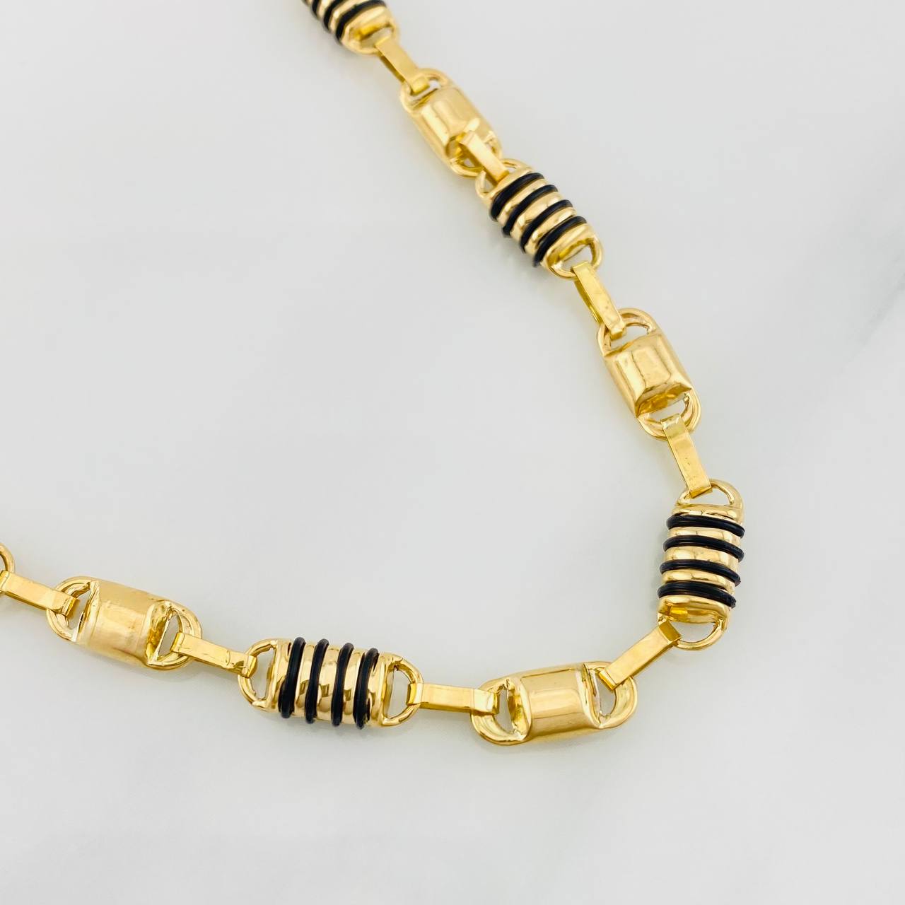 Cadena Rustica Barril 20.3g / 60cm / 6mm Oro Amarillo 18K