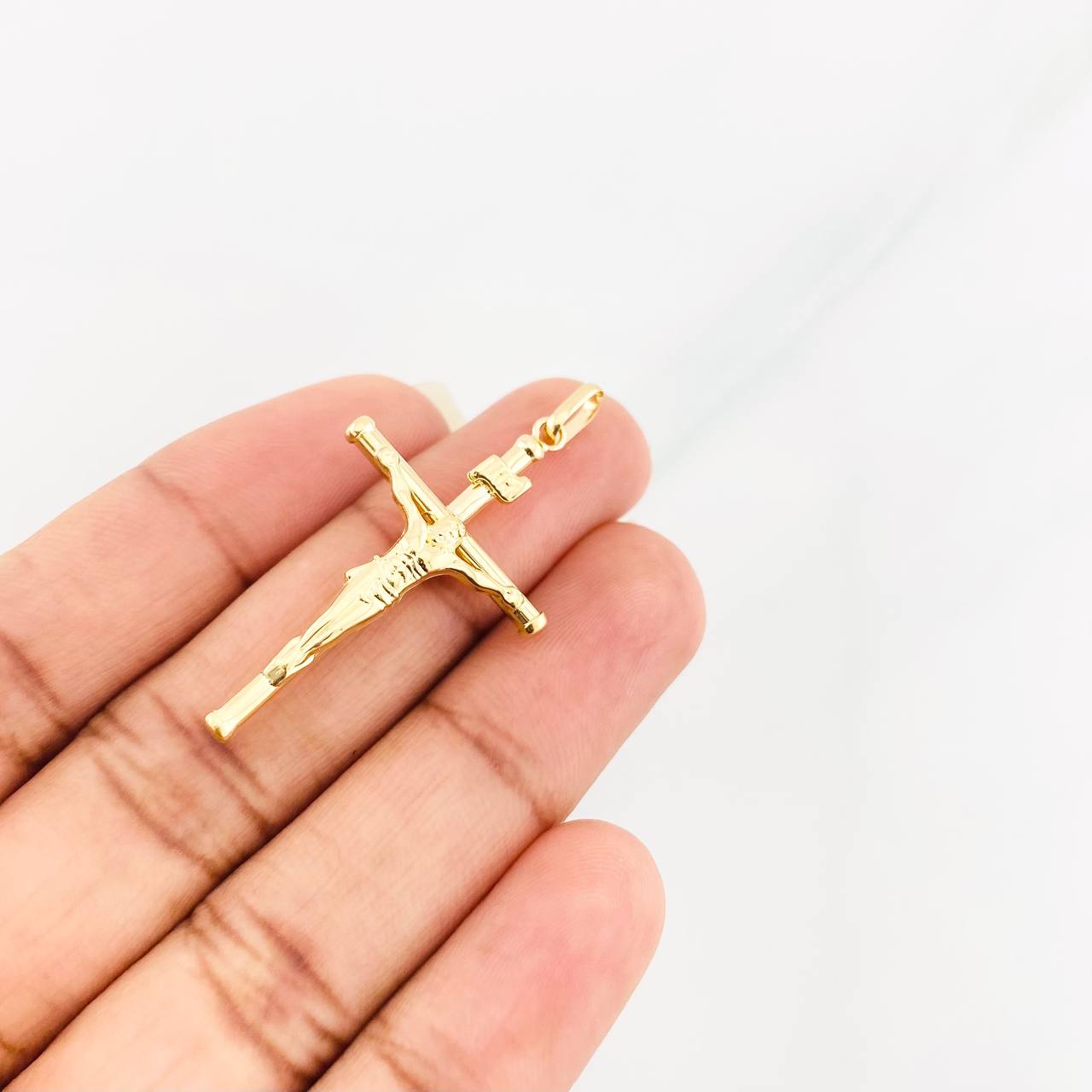 Dije Cruz Cristo 1.45g / 4.3cm Oro Amarillo 18K