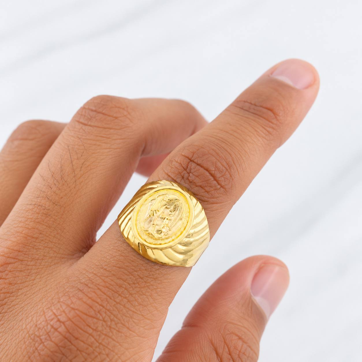 Anillo Sello Jesucristo 3.8g / T7 3/4 Oro Amarillo 18K