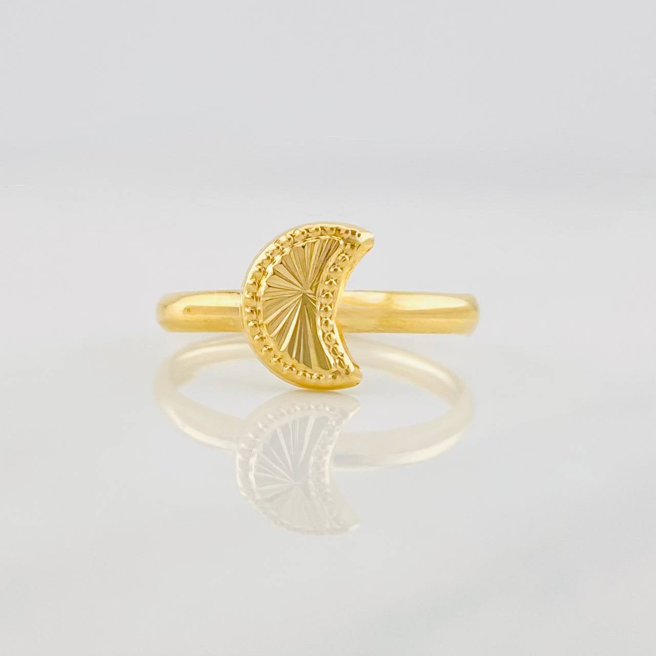 Anillo Media Luna Diamantada 0.95g / T7 1/2 Oro Amarillo 18K