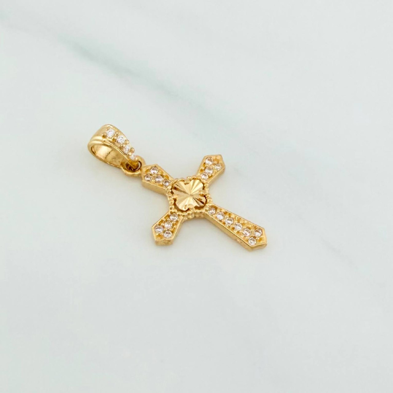 Dije Cruz Trebol 1.2 g / 2.5 cm Oro Amarillo 18K