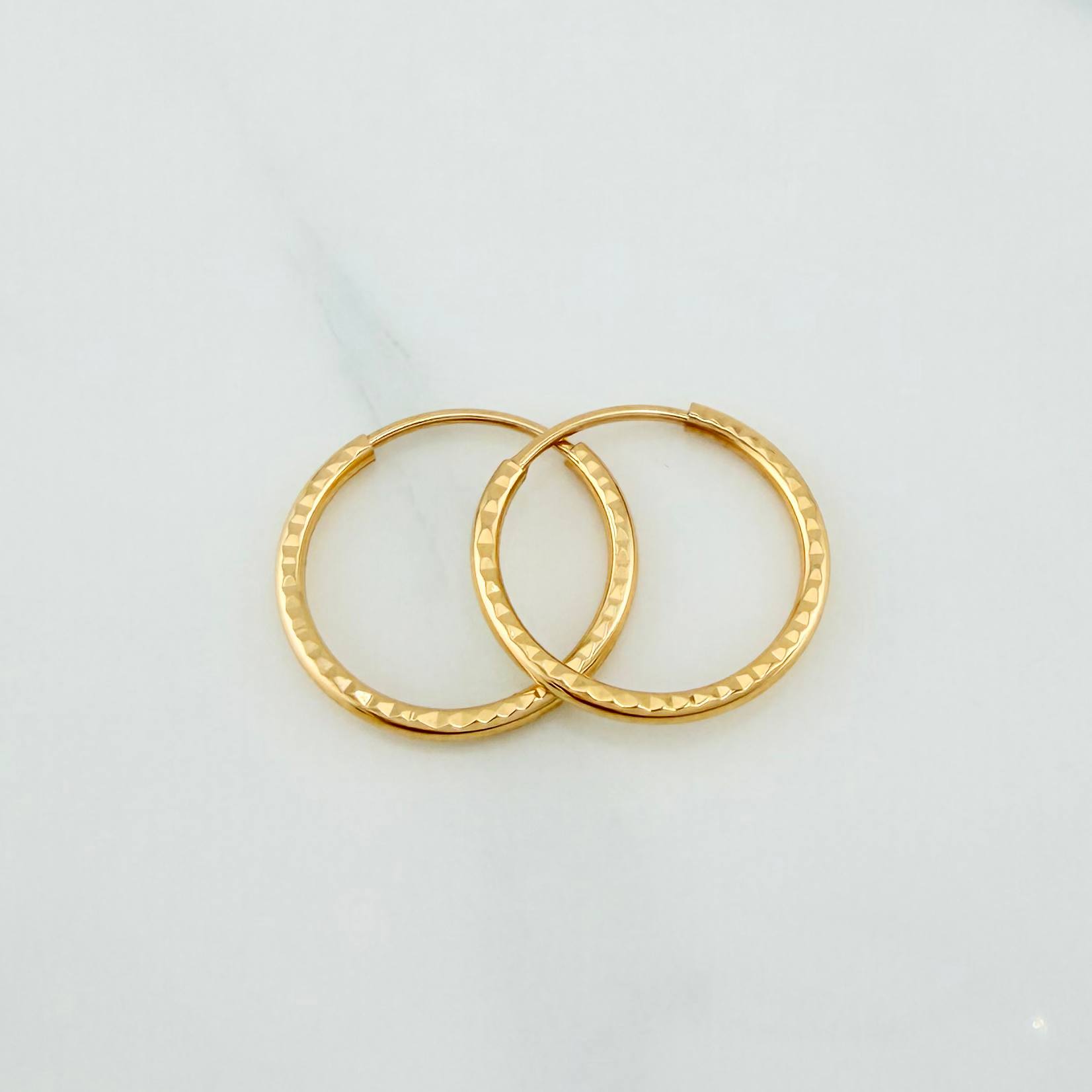 Candongas Aro Rayado 1.1 g / 1.6 cm Oro Amarillo 18K