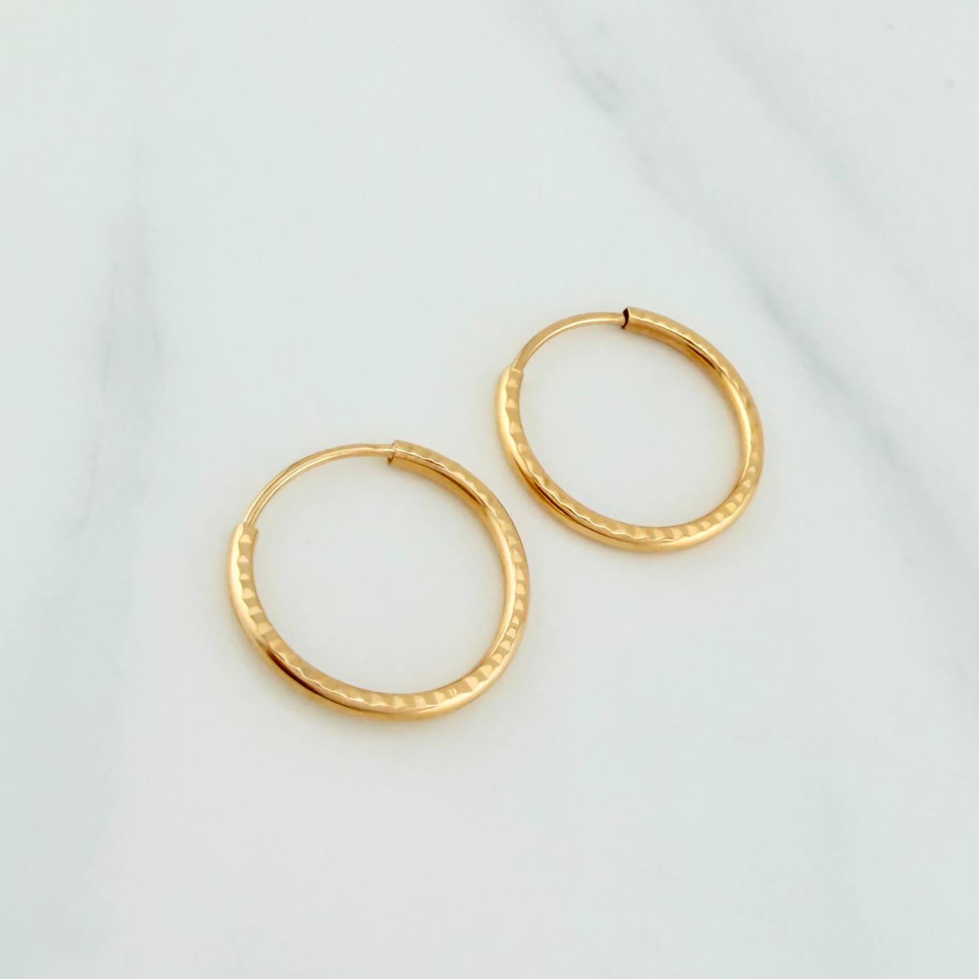 Candongas Aro Rayado 1.1 g / 1.6 cm Oro Amarillo 18K