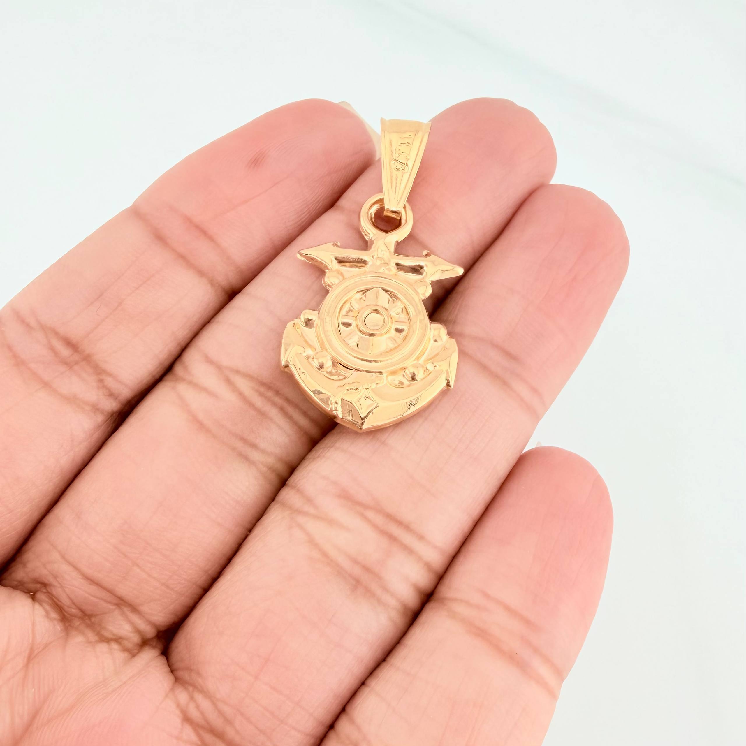Dije Ancla 1.45 g / 3.3 cm Oro Amarillo 18K