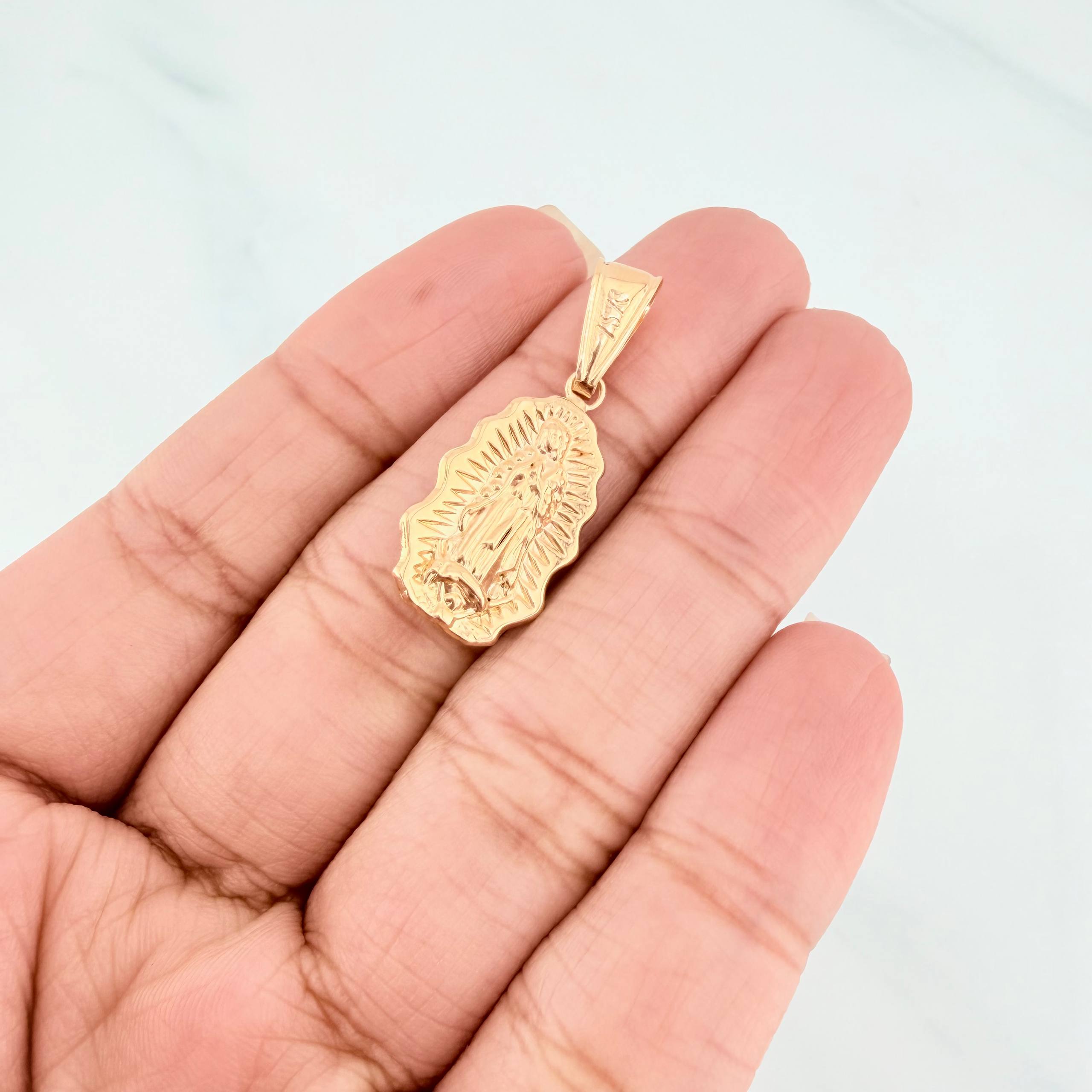 Dije Virgen Guadalupe 1.3 g / 3.1 cm Oro Amarillo 18K