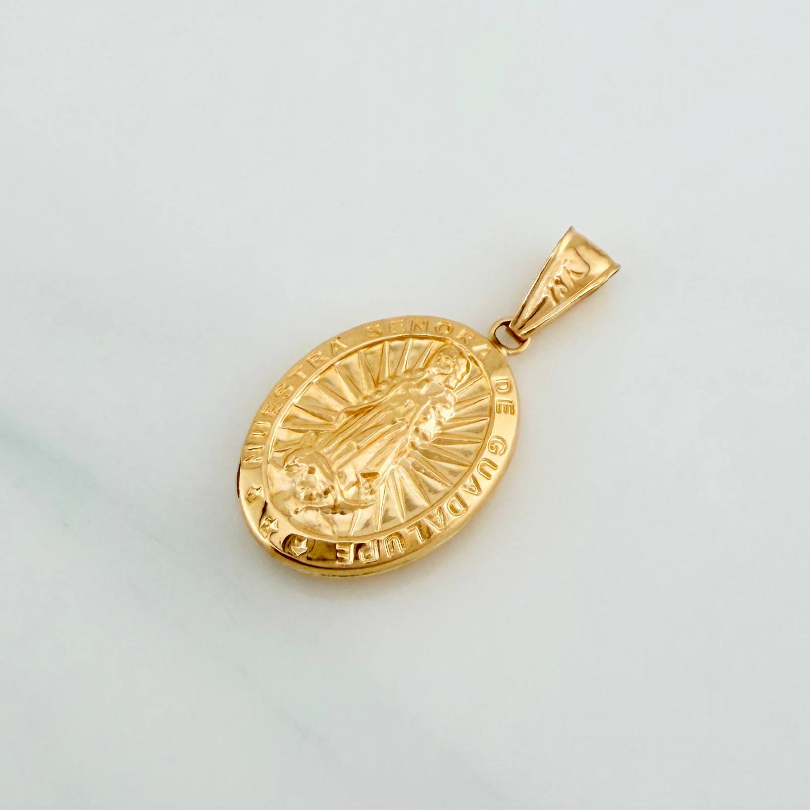 Dije Virgen Guadalupe 1.9 g / 3.4 cm Oro Amarillo 18K