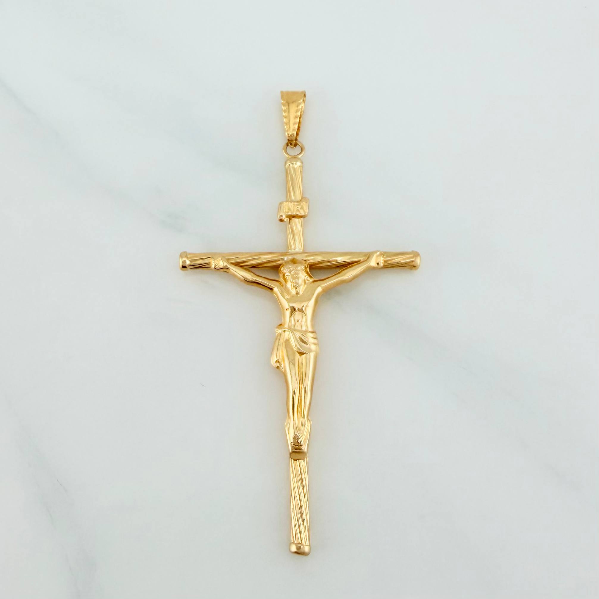 Dije Cruz Cristo 1.95 g / 5.9 cm Oro Amarillo 18K