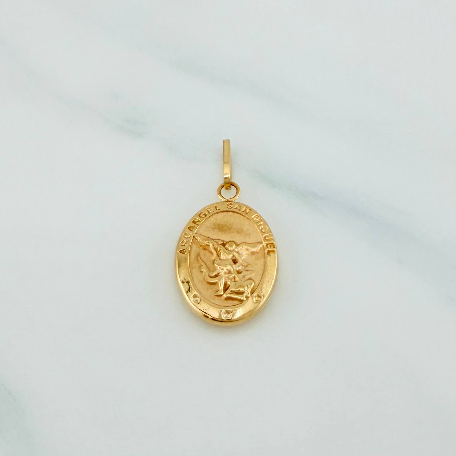 Dije San Miguel Arcangel 1 g / 2.4 cm Oro Amarillo 18K