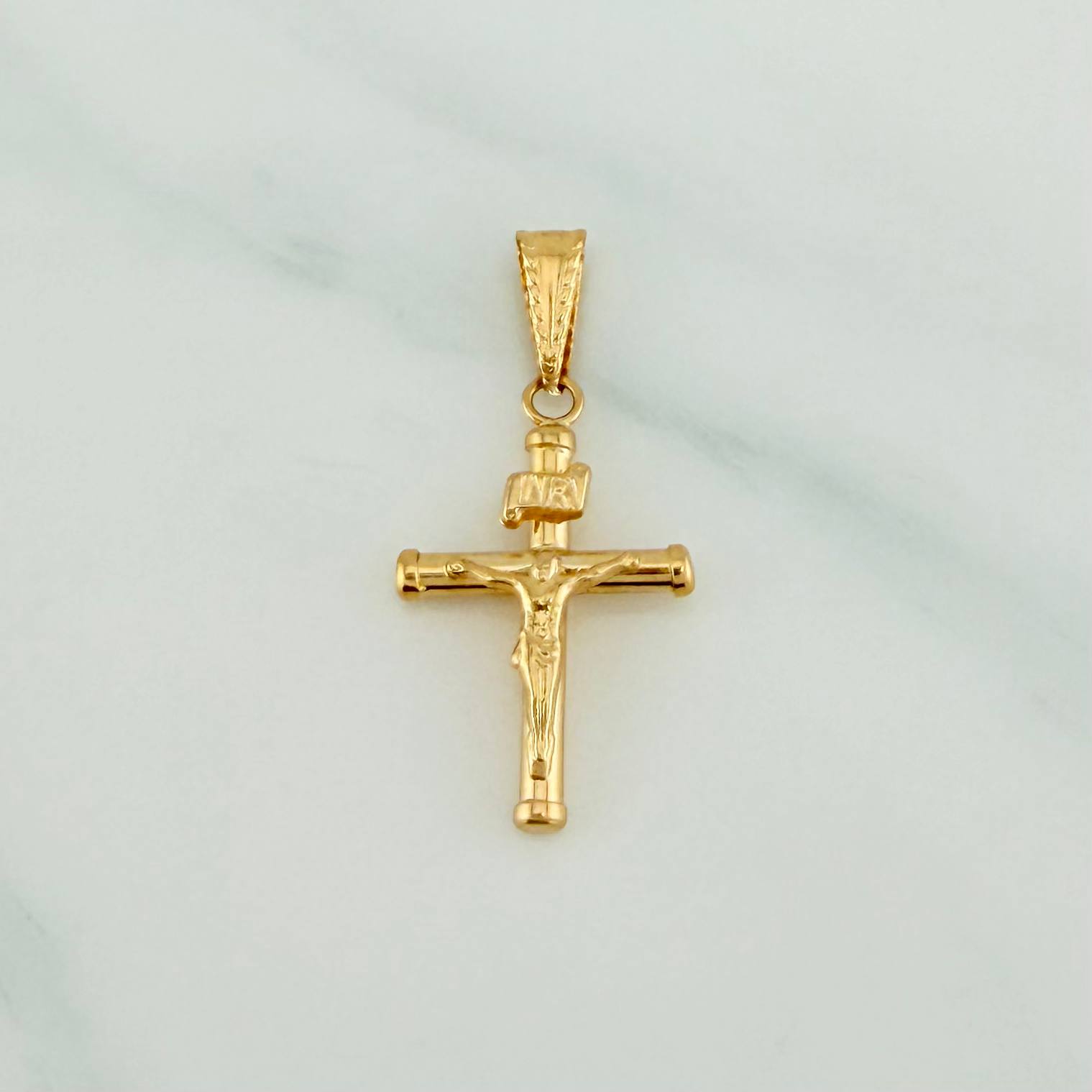 Dije Cruz Cristo 1.1 g / 3.1 cm Oro Amarillo 18K