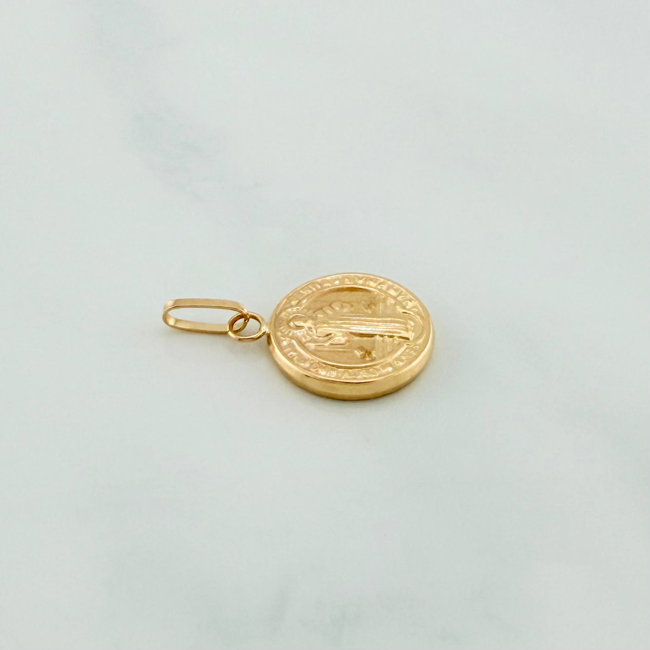 Dije San Benito 0.85 g / 2.1 cm Oro Amarillo 18K