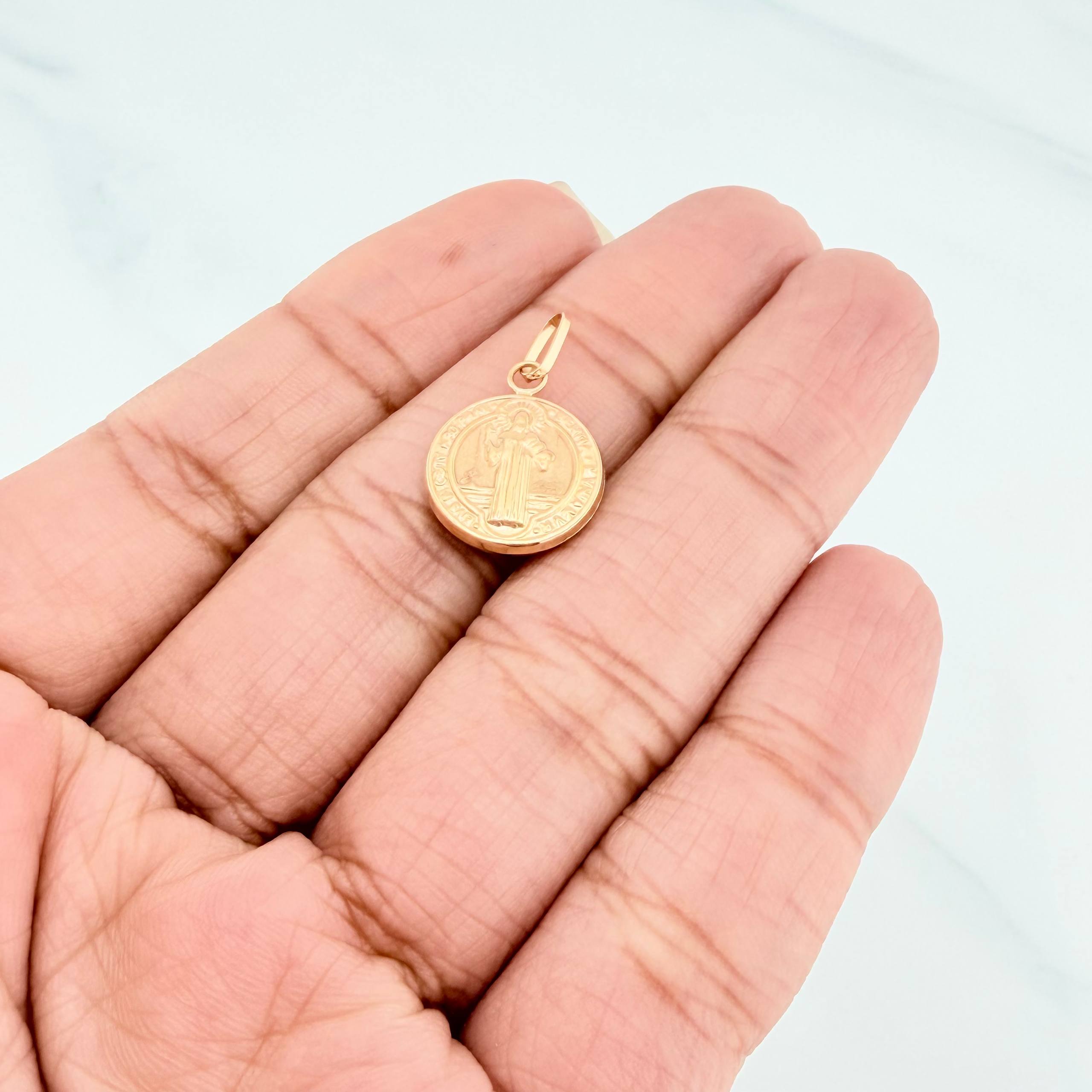 Dije San Benito 0.85 g / 2.1 cm Oro Amarillo 18K