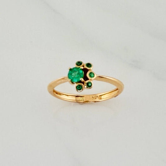 Anillo Lia Esmeraldas 27 pts 2gr / T5 3/4 / Oro Amarillo 18K %