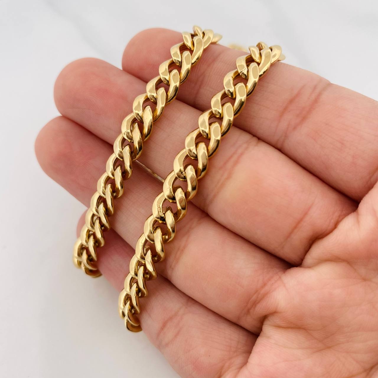 Cadena Cubana 13.65g / 60cm / 6.8mm Oro Amarillo 18K