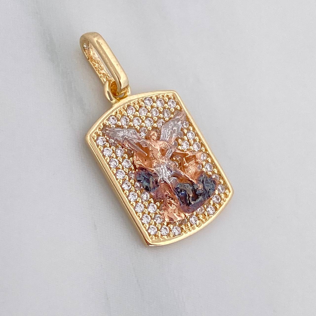 Dije Placa San Miguel Arcangel 2.3 g / 2.3 cm Tres Oros 18K